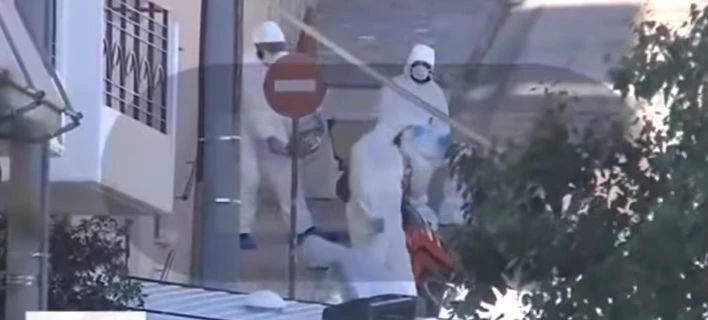 Βίντεο-ντοκουμέντο: Η στιγμή που πυροτεχνουργοί μεταφέρουν την βόμβα έξω από το σπίτι του Ντογιάκου